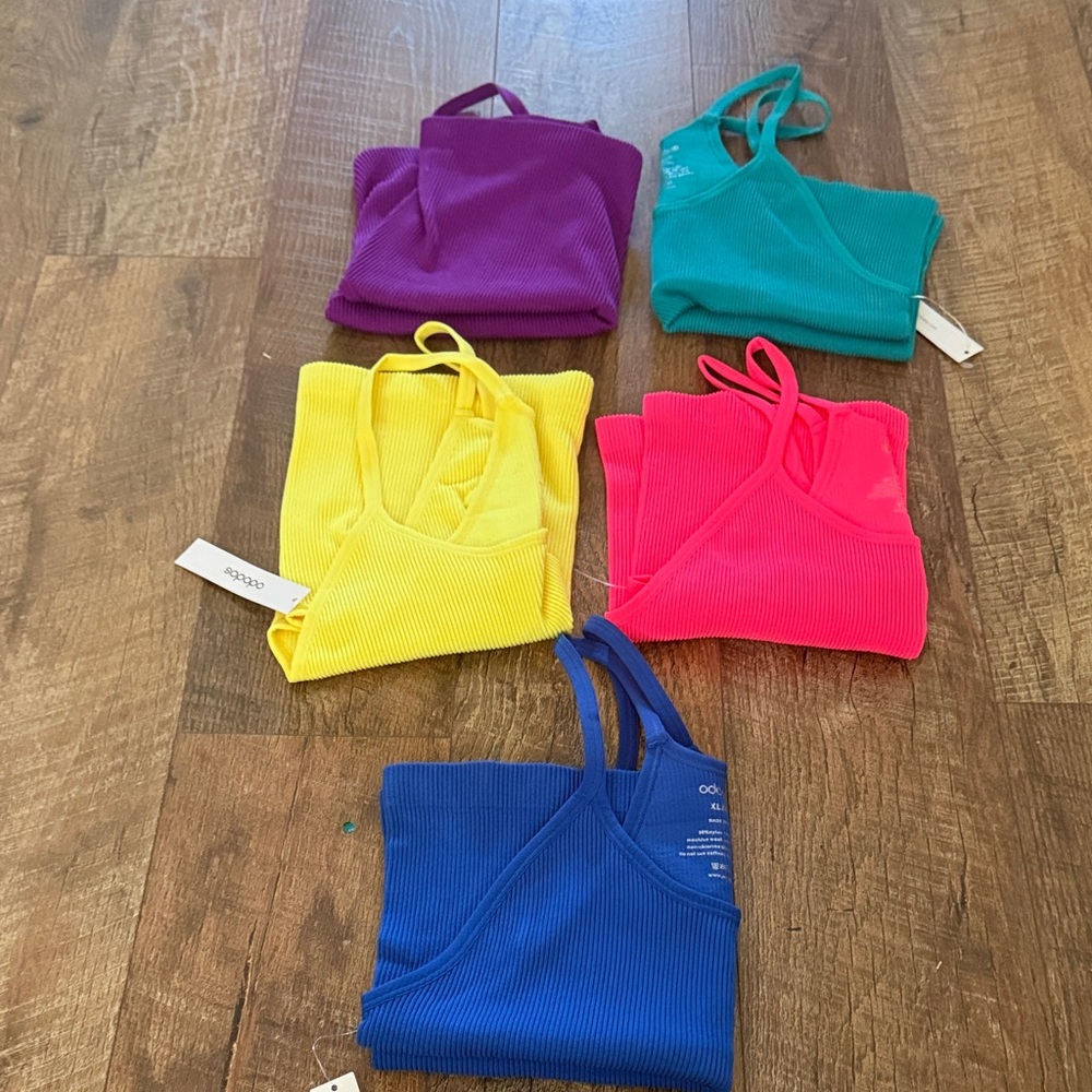 WOMENS XXL LOT OF TANK-TOPS ASSORTED